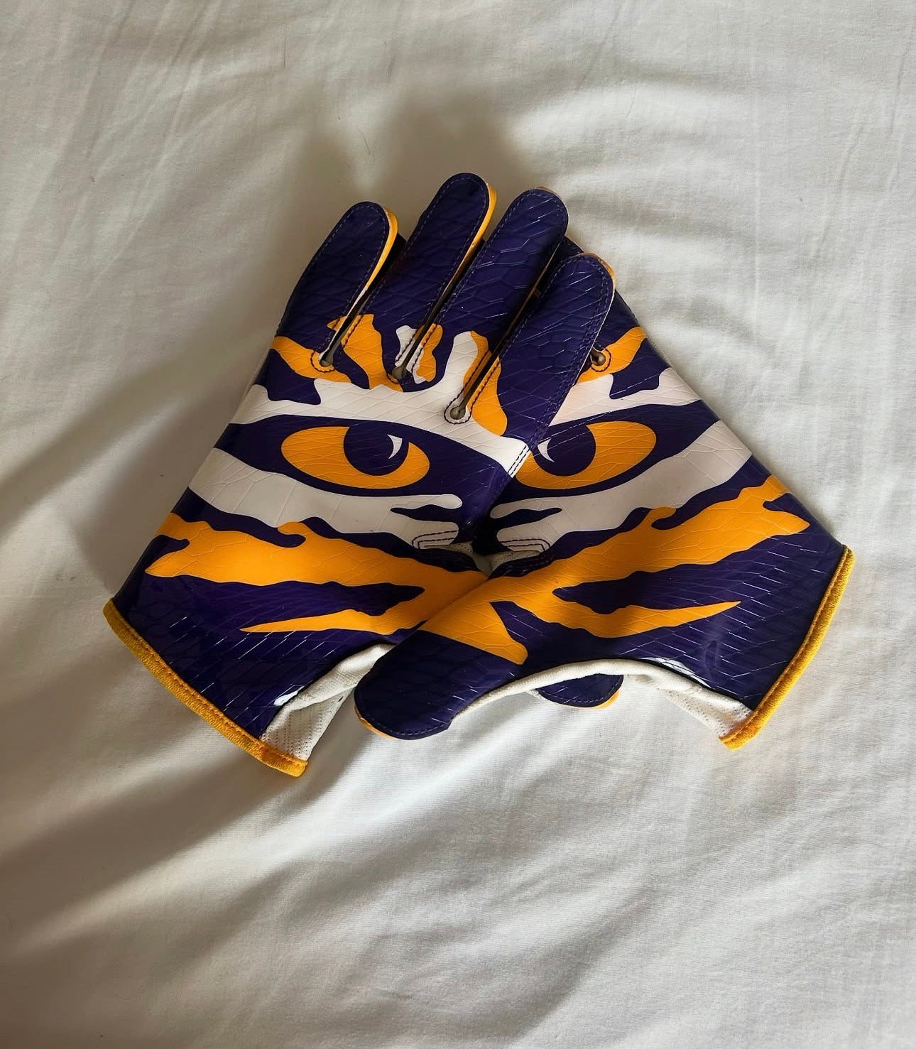 LSU gloves