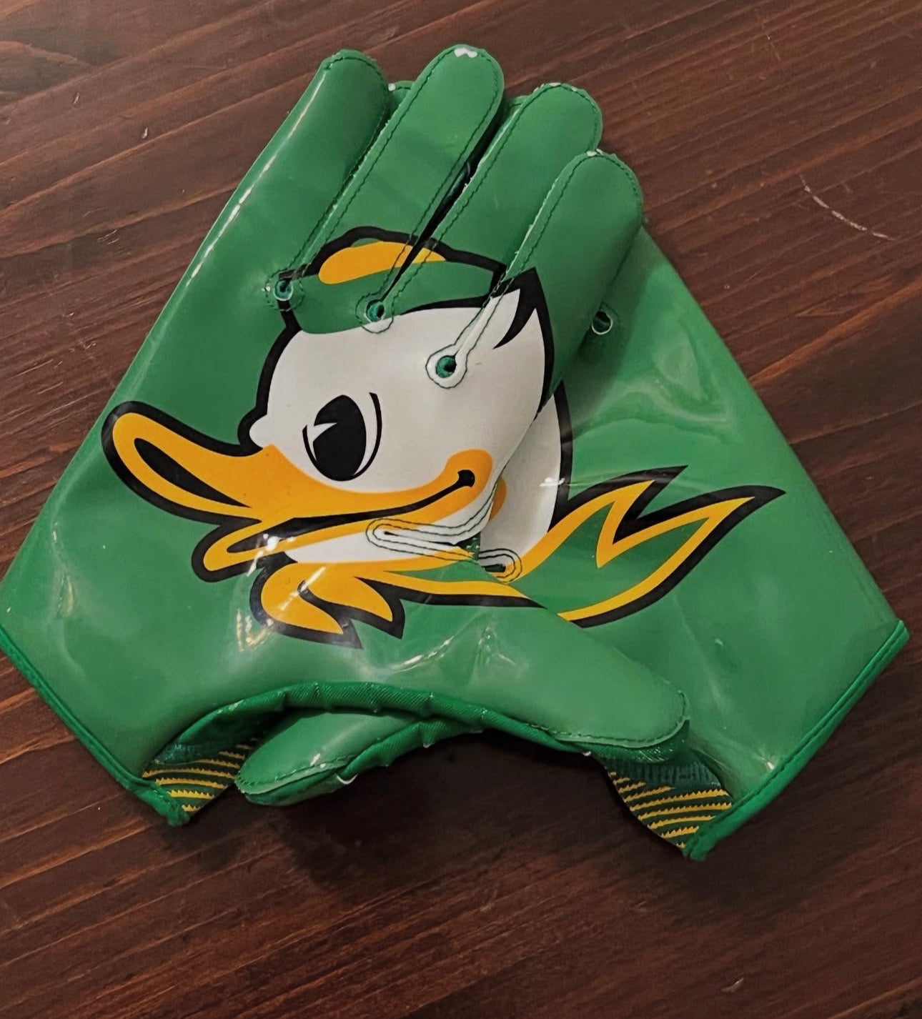 A Oregon gloves