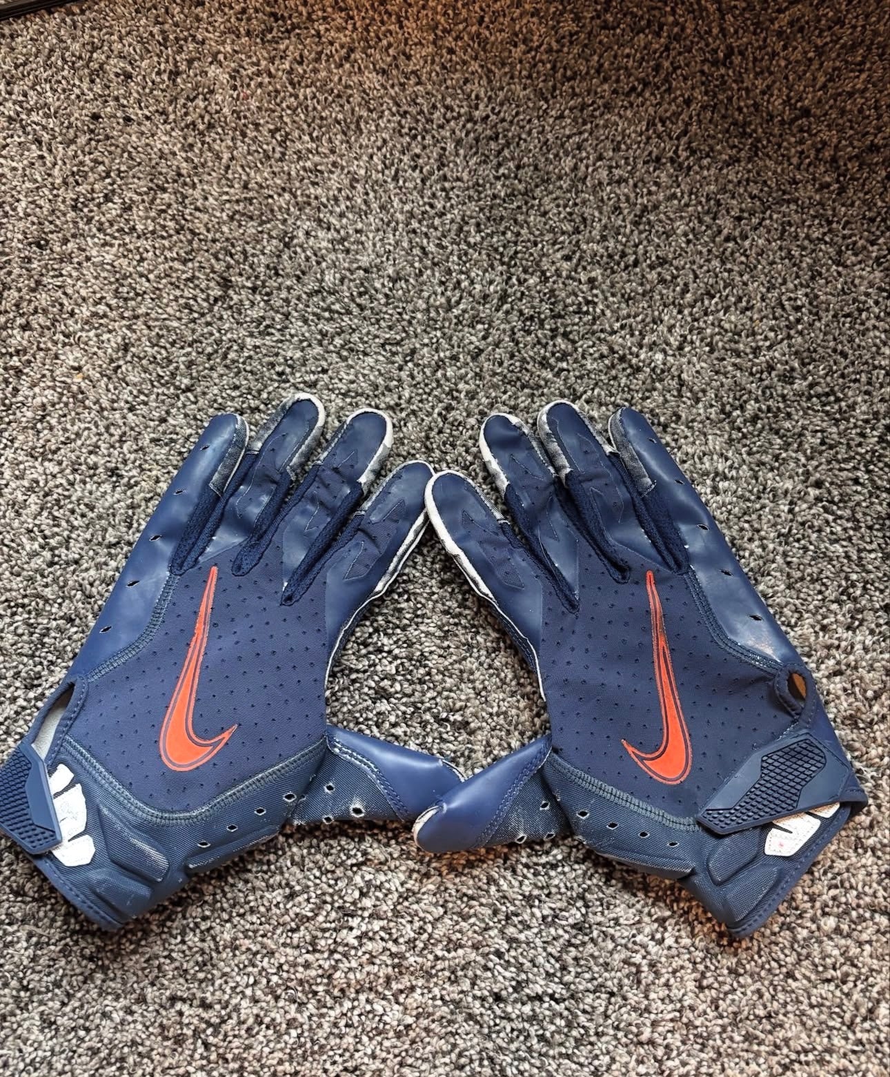 Cuse gloves