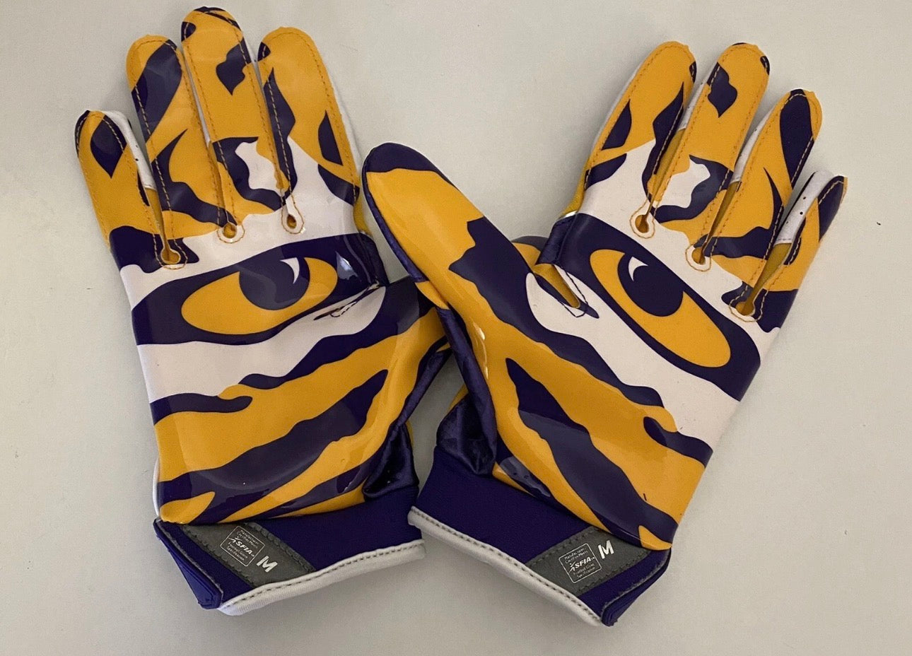 LSU gloves