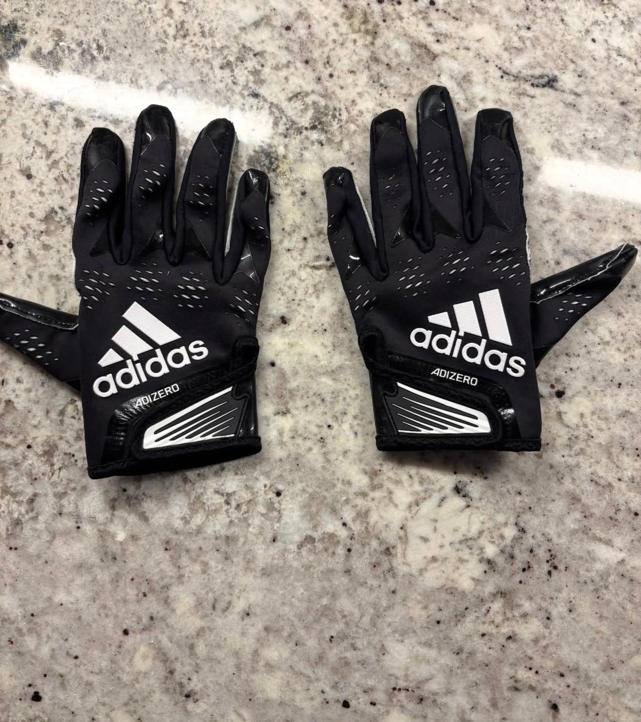 A Texas Aggies gloves